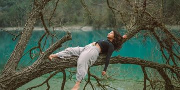 Relaxing-forest-bathing-experience-in-nature
