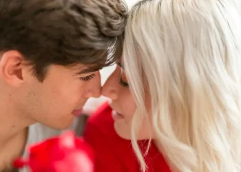 Can-Kissing-Burn-Calories